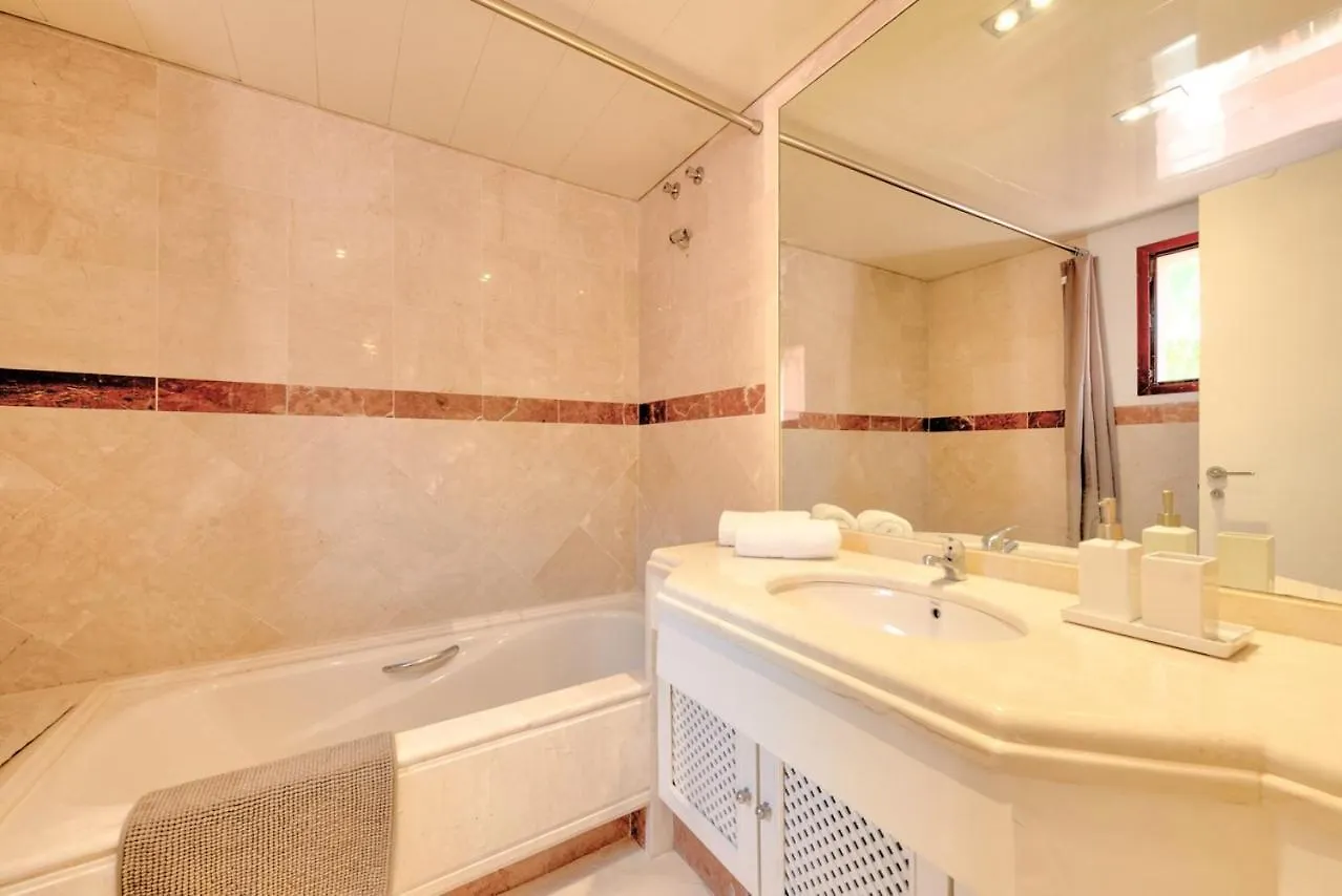 Luxury Penthouse In Jardines De Don Carlos Marbella 0*,
