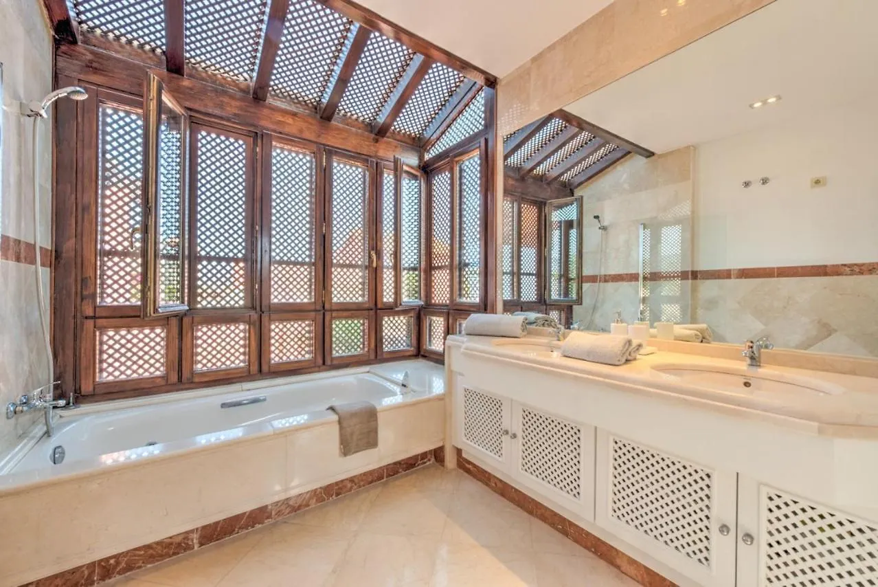 Apartment Luxury Penthouse In Jardines De Don Carlos Marbella